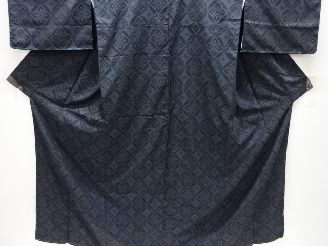  未使用品　仕立て上がり　華紋織出し本場泥大島紬着物（5マルキ）